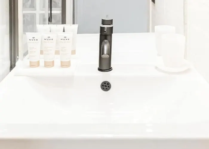 - Family For 4 * Paryż